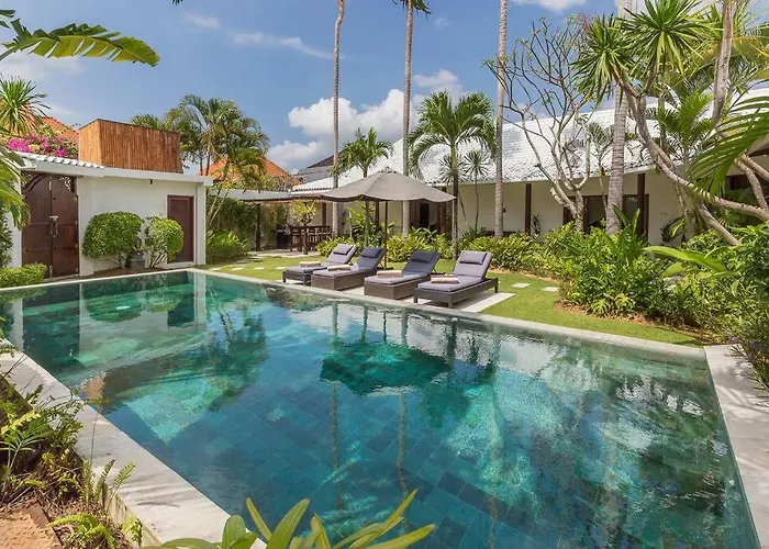 Hébergement de vacances Budha 1: 4bedrs 12m Pool, 700m2 Garden With Bbq Seminyak